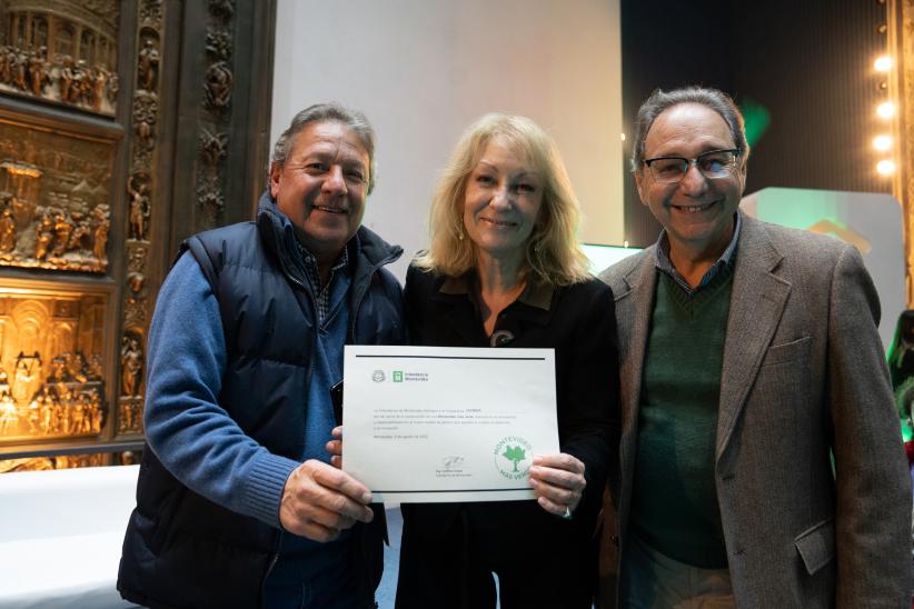 Entrega de sello «Montevideo más Verde » a cooperativas de vivienda 