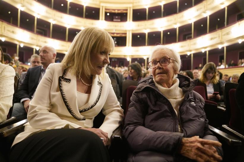 Encuentro hacia los 300 años de Montevideo en el teatro Solís