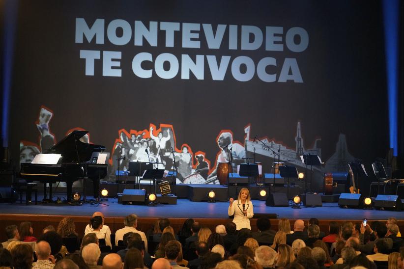 Encuentro hacia los 300 años de Montevideo en el teatro Solís