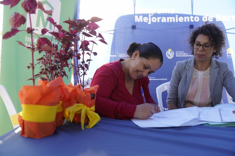 Entrega de viviendas en el barrio La Paloma