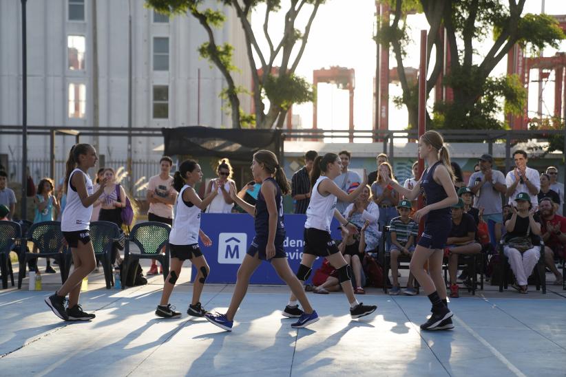 Partido Torneo Jr.NBA en la Plaza de Deportes Nº1