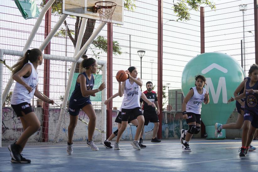 Partido Torneo Jr.NBA en la Plaza de Deportes Nº1