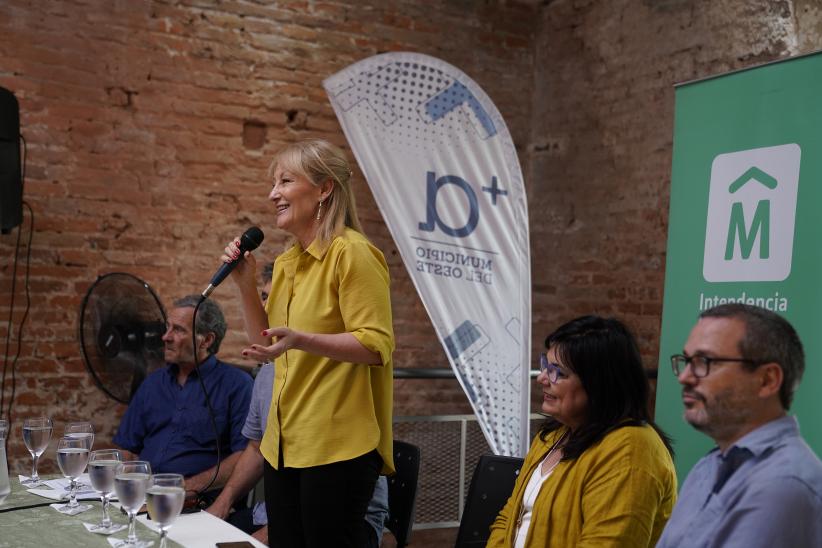 Presentación a la comunidad del proyecto ganador del concurso arquitectónico Balcón del Cerro