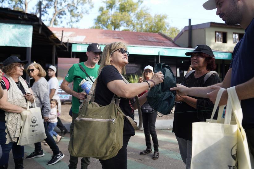 Actividad de voluntariado de Desarrollo Ambiental en la Semana Criolla del Prado 2023 