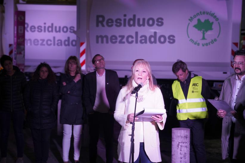 Conferencia de prensa por nuevos camiones de recolección de residuos