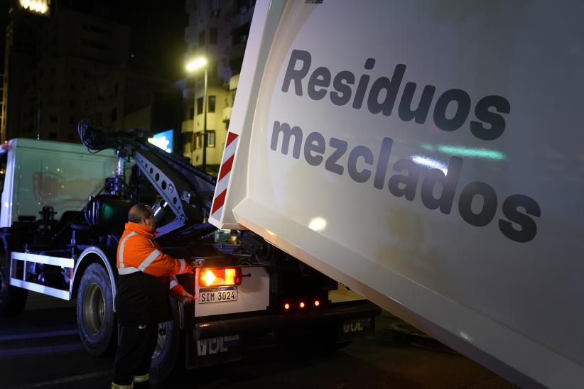 Conferencia de prensa por nuevos camiones de recolección de residuos