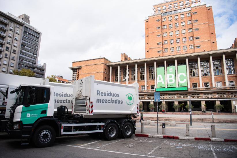 Nueva flota de camiones para reforzar la limpieza de Montevideo