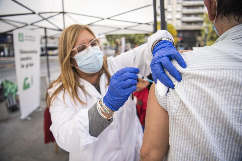 Lanzamiento de campaña de vacunación antigripal