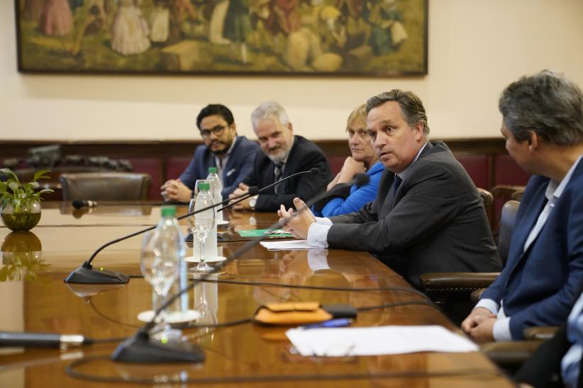 Firma de convenio entre la Intendencia de Montevideo y la Facultad de Derecho