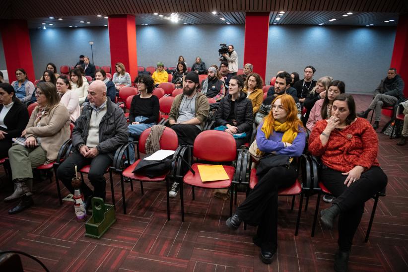 Resultados de la encuesta a personas no binarias realizada por la Intendencia de Montevideo