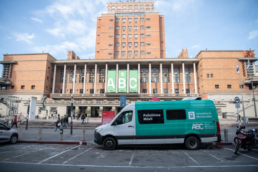 Jornada de test gratuitos de VIH en la explanada de la Intendencia de Montevideo