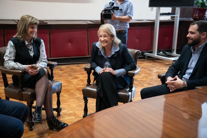 Intendenta de Montevideo Carolina Cosse recibe a Pedro Jisdonian, presidente de la departamental de Montevideo por el partido Nacional