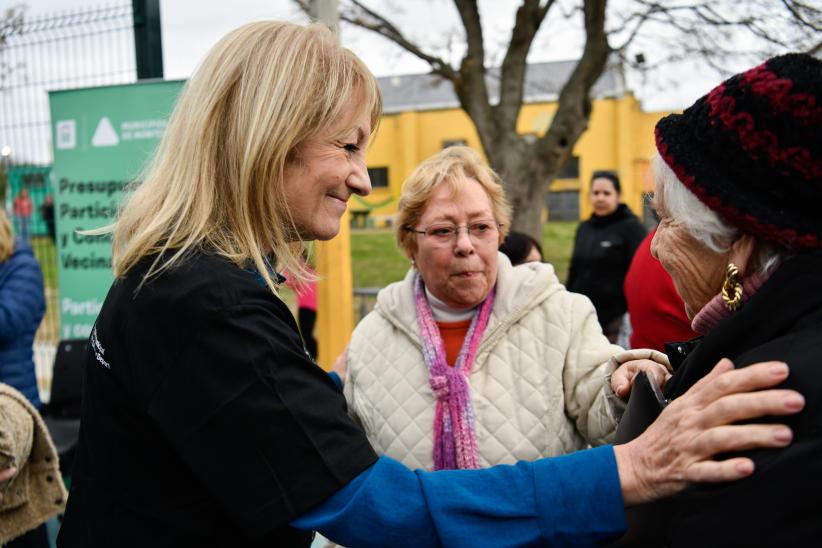 Inauguración de obra del Presupuesto Participativo: veredas, iluminación y juegos infantiles en el entorno del complejo SACUDE