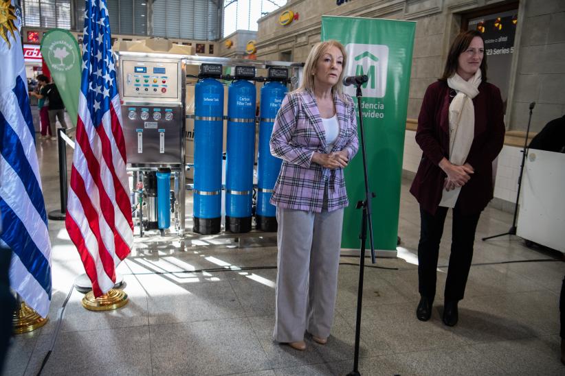 Montevideo recibe donación de la Embajada de Estados Unidos en Uruguay de equipamiento de tratamiento de agua apta para consumo