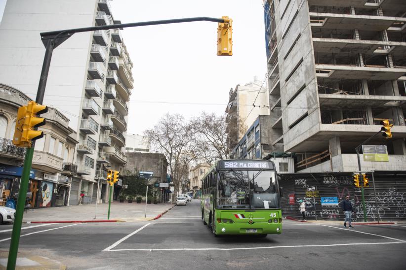 Nuevos semáforos en calles Constituyente y Minas