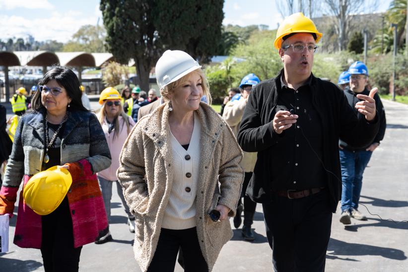 Intendenta Carolina Cosse visita obras en el Teatro de Verano, 27 de setiembre de 2023 