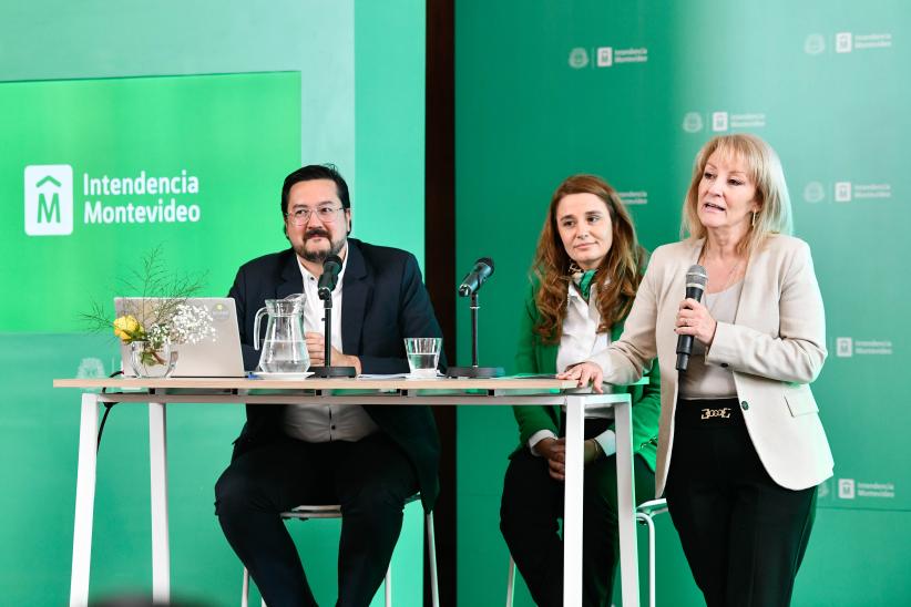 Almuerzo de trabajo con la prensa por anuncios sobre limpieza de la Intendencia de Montevideo