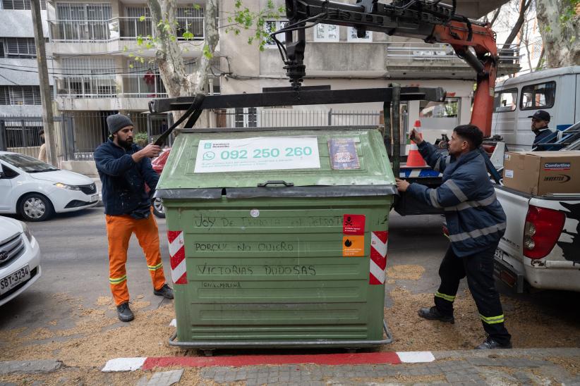 Reubicación de contenedores en barrio Punta Carretas