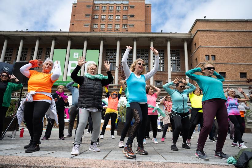 Jornada de salud mental en la explanada de la Intendencia de Montevideo,