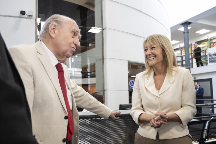 Entrega de galardón San Felipe y Santiago de Montevideo al ex presidentes Dr. Julio María Sanguinetti