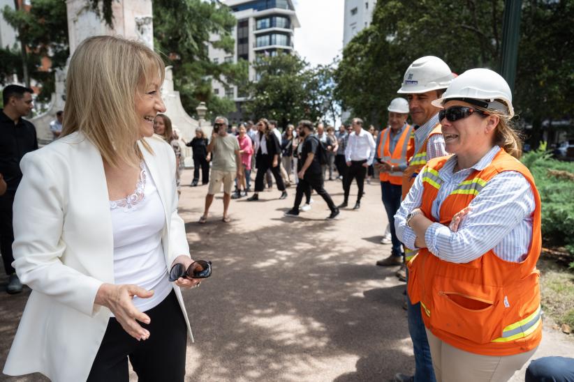 Intendenta Carolina Cosse participa de la inauguración de la semipeatonalización de la calle Rincón entre plaza Zabala y Juncal