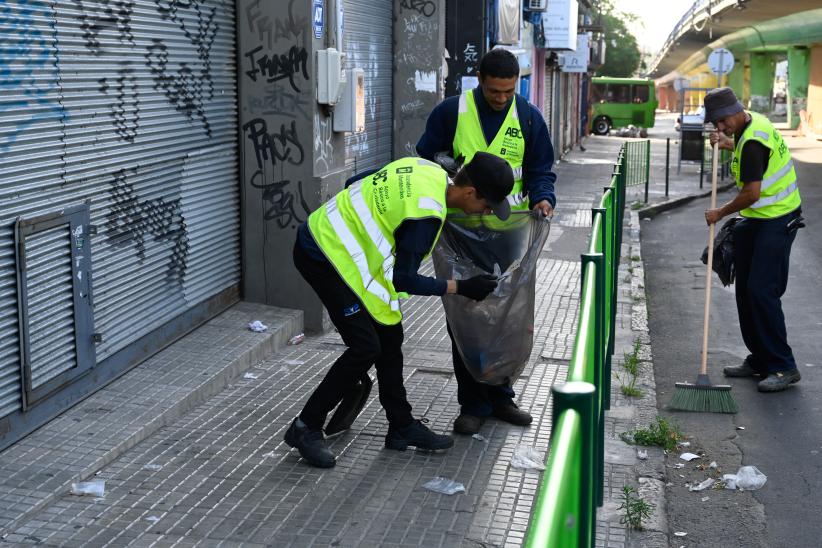 Operativo de limpieza en feria del Paso Molino  ,06 de enero de 2024