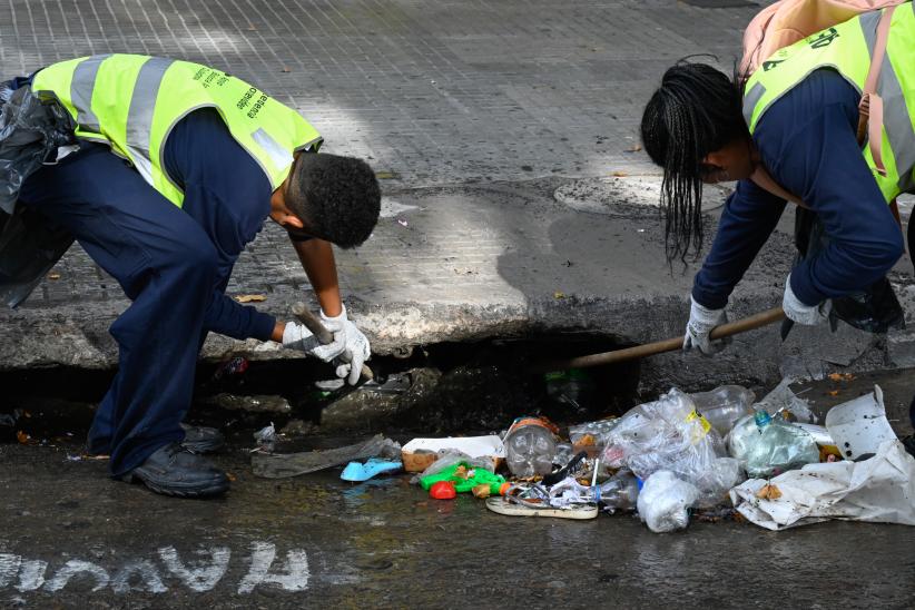 Operativo de limpieza en feria Vía Blanca    ,06 de enero de 2024