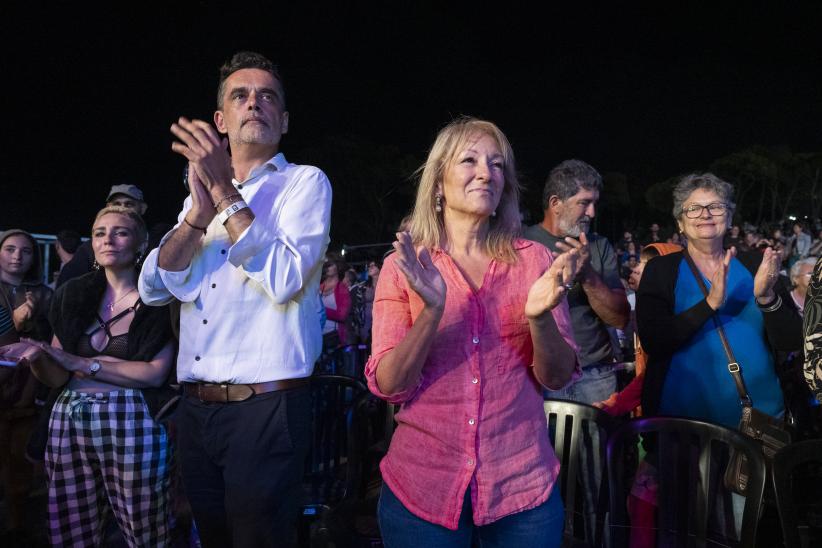 Fiesta inaugural por los 300 años de Montevideo en playa del Cerro