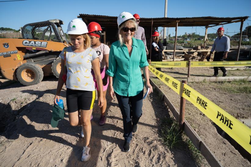 Intendenta de Montevideo Carolina Cosse recorre obras de realojo en barrio El Progreso