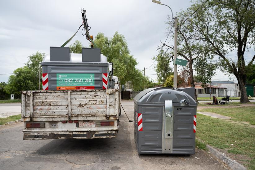 Instalación de nuevos contenedores en Punta de Rieles