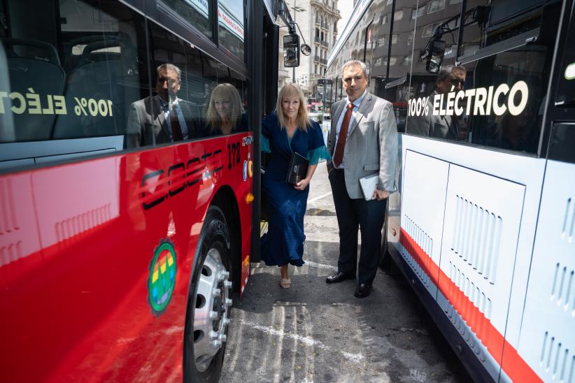 Intendenta de Montevideo Carolina Cosse participa de la presentación del fideicomiso para nueva flota de ómnibus eléctricos 