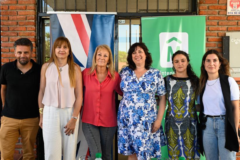 Intendenta de Montevideo Carolina Cosse en la inauguración de cursos de ingles en CEDEL Casavalle