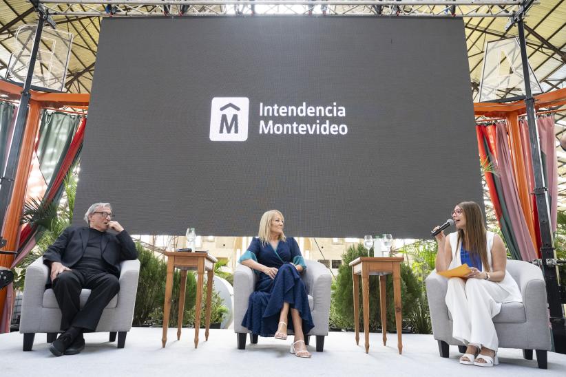 Intendenta de Montevideo Carolina Cosse participa de la declaración de Ciudadano Ilustre de Montevideo a Cacho de la Cruz