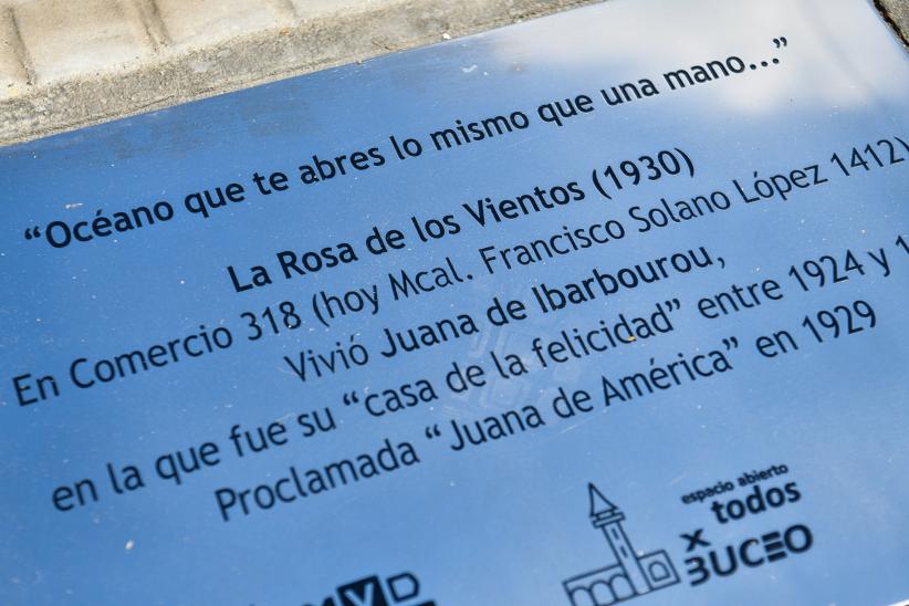 Colocación de placa en homenaje a Juana de Ibarbourou