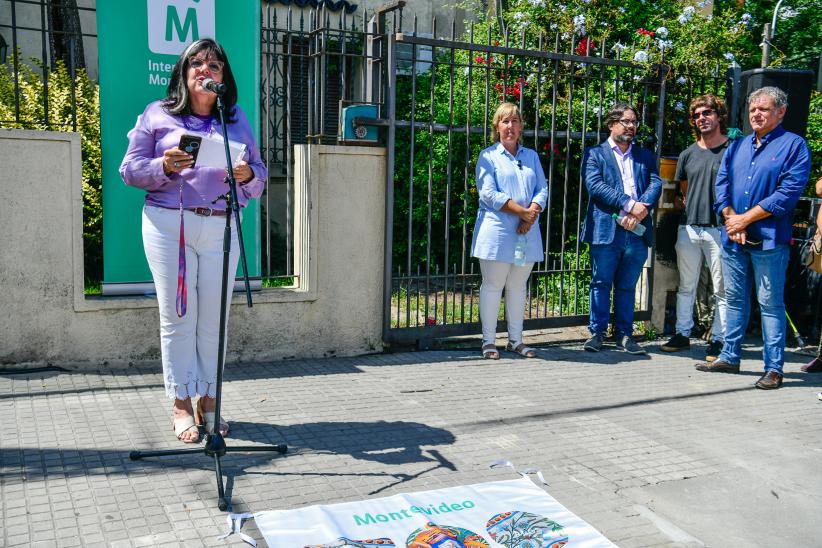 Colocación de placa en homenaje a Juana de Ibarbourou