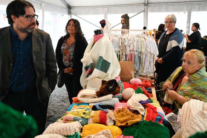 Intendenta (i) Mauricio Zunino recorre la feria de Mujeres Emprendedoras   , 12 de Marzo de 2024