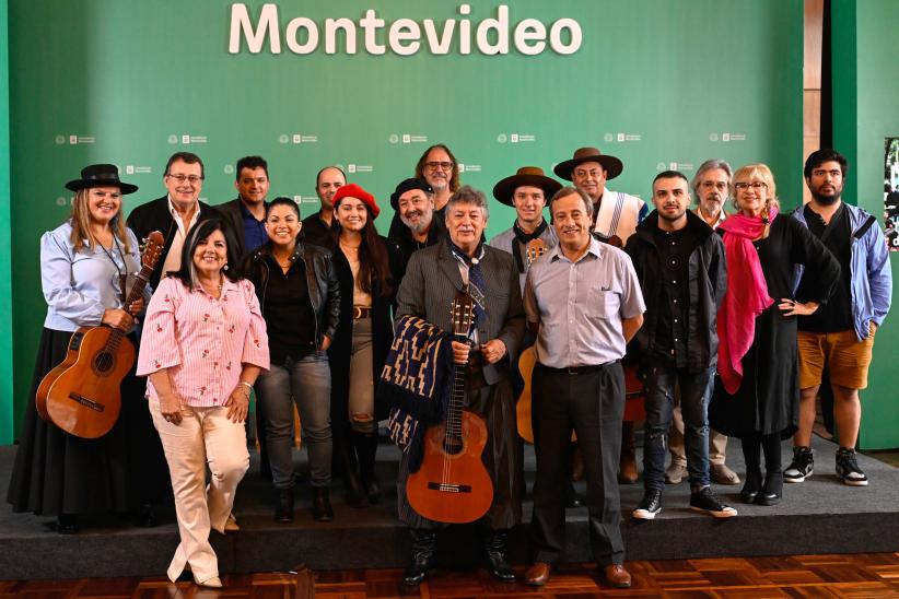 Intendente (i) Mauricio Zunino, realiza conferencia de prensa por lanzamiento de la Semana Criolla en la Rural del Prado 