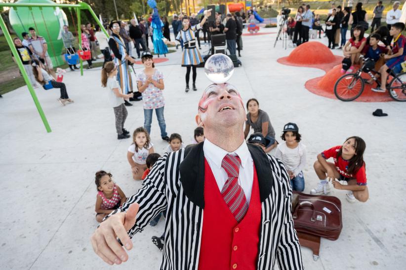 Inauguración de la plaza Parque Guaraní