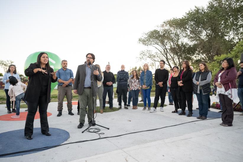 Inauguración de la plaza Parque Guaraní