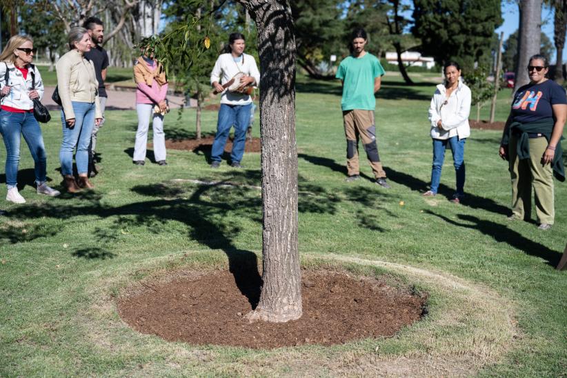 Plantación de árboles en conmemoración del Día de la Nación Charrúa y la Identidad Indígena de Uruguay