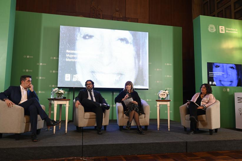 Presentación del Reconocimiento Estela Garcia: Mujeres que transforman Montevideo