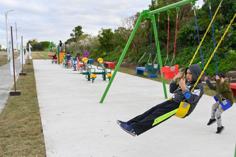  Inauguración de plaza en Felipe Cardoso