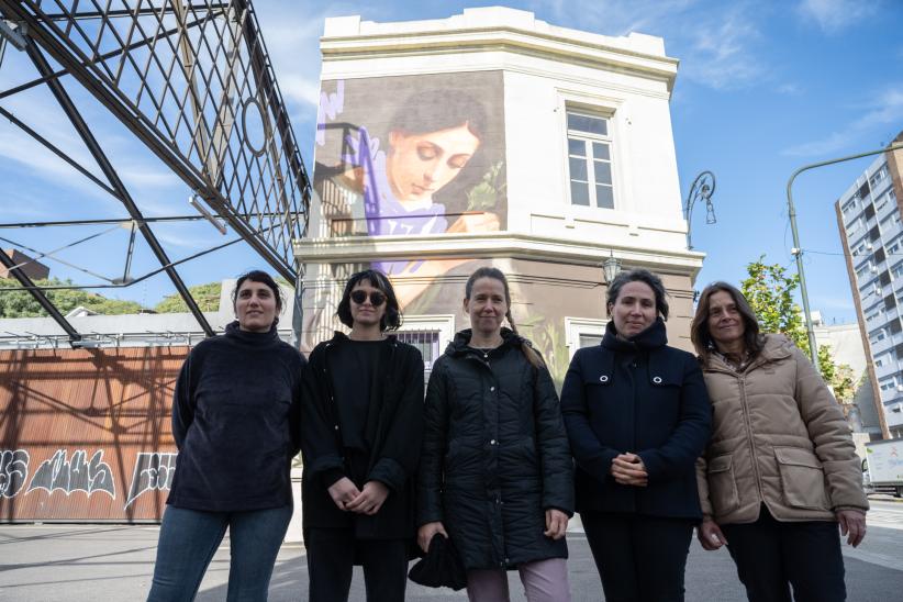 Mural en plaza Las Pioneras