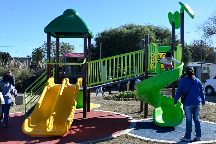 Inauguración de plaza en Berna y Vigo en el marco del proyecto Áreas Liberadas