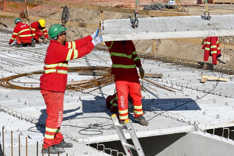 Obra de alcantarillado en Av. de las Instrucciones y Cno. Paso del Andaluz