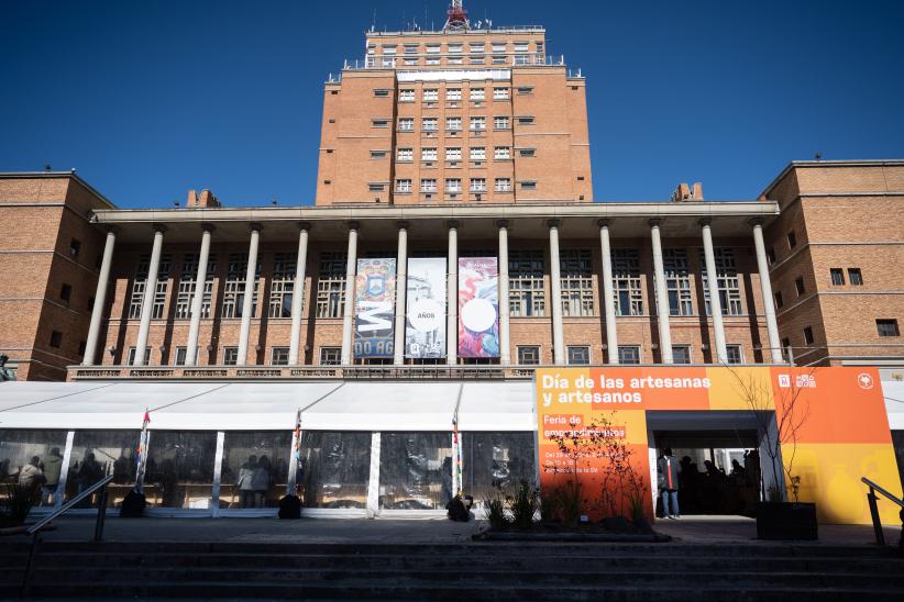 Intendenta Mauricio Zunino, recorre Feria de Emprendimientos por el día de Artesanas y Artesanos, 30 de Julio de 2024