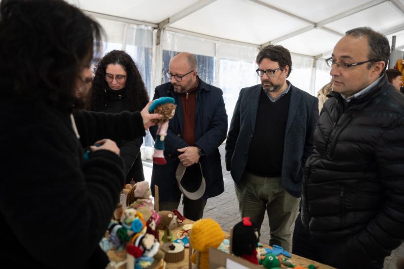 Intendenta Mauricio Zunino, recorre Feria de Emprendimientos por el día de Artesanas y Artesanos, 30 de Julio de 2024