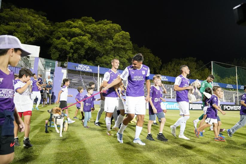 Primera fecha de adopción de perros 2023 Defensor Sporting