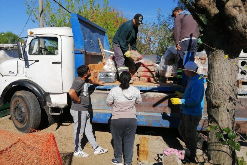 Conexión a sanemaiento en el barrio La Paloma