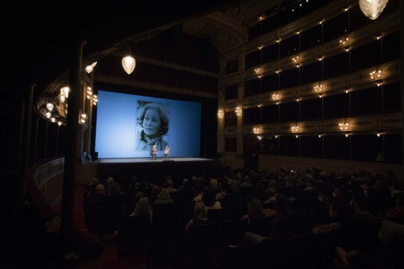 Exhibición de la película "Esperando la carroza" en el Teatro Solís